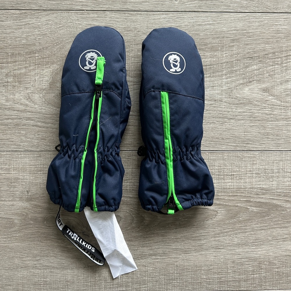 TROLLKIDS Kids’ Waterproof Mittens – Navy & Neon Green